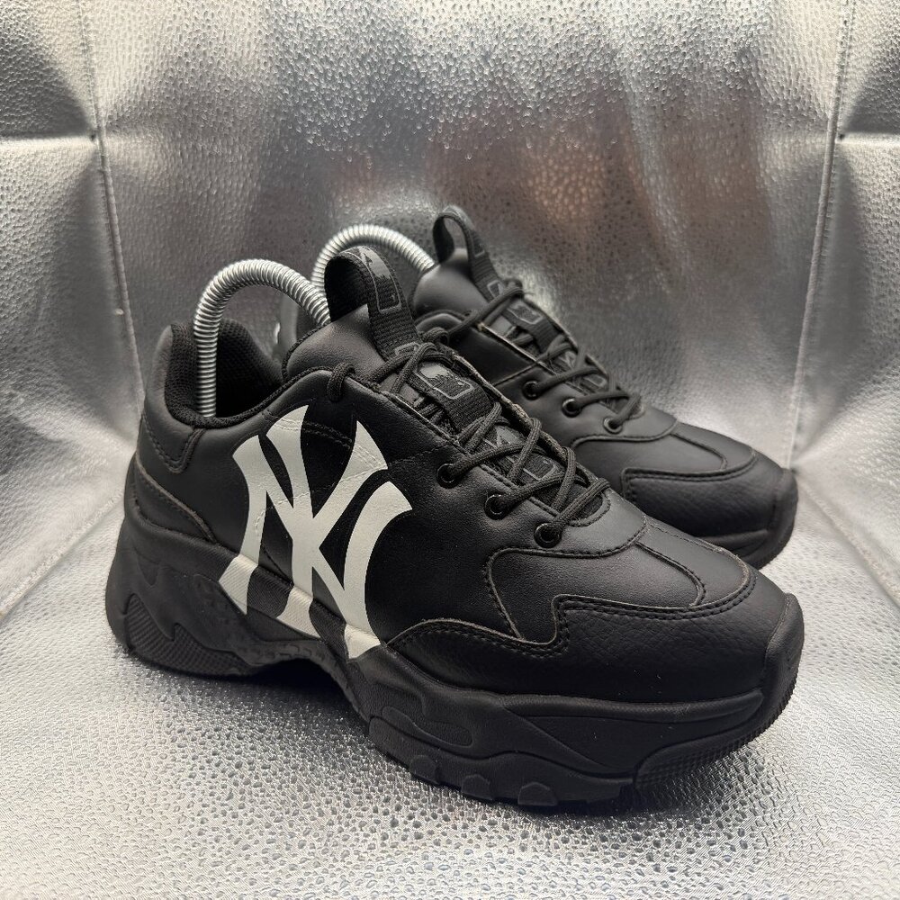 Size‎ 7 MLB New York Yankees Black Womens Lace-Up Baseball Shoes 32SHC1011